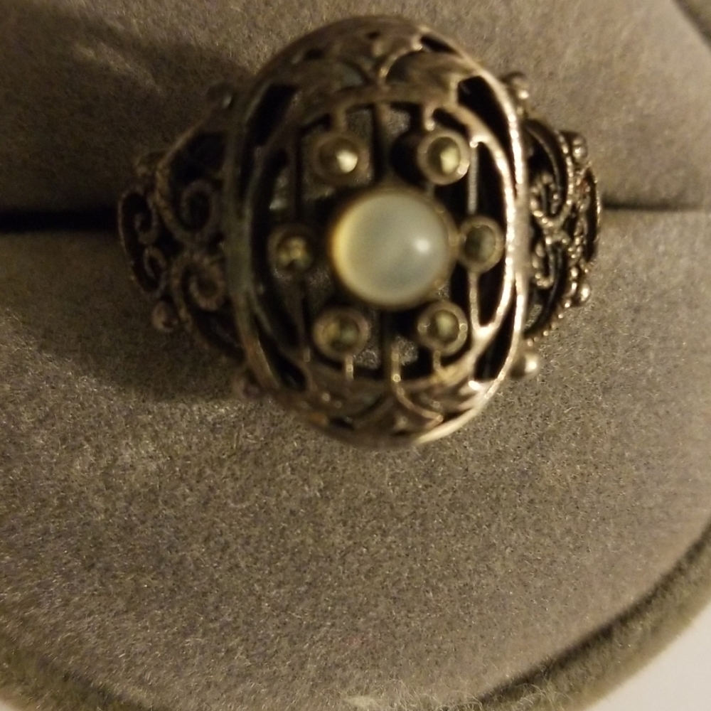 Mother of pearl marcasite ring